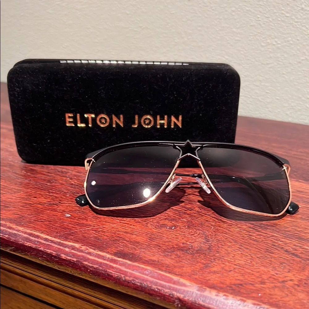 Elton John Stylish Aviator Black Sunglasses Limited Edition With Star On Bridge